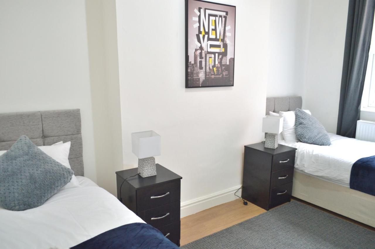 Beautiful Two-Bed Apartment With Driveway Parking Nottingham Exteriör bild